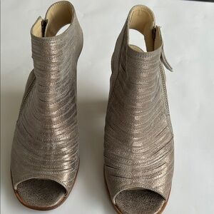 Paul Green Cayenne Metallic Silver Peep-Toe Heels